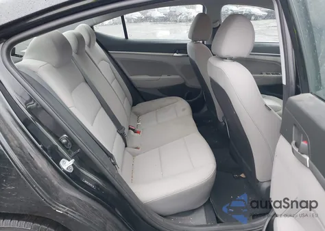 2019 Hyundai Elantra Value Edition z USA, uszkodzony, nr VIN 5NPD84LF0KH461738